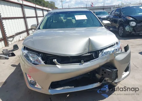 2014 Toyota Camry Hybrid Xle z USA, uszkodzony, nr VIN 4T1BD1FK8EU132916
